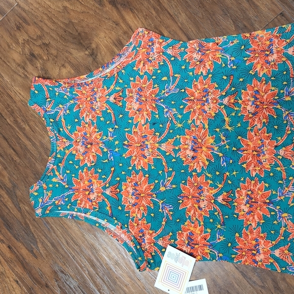 NWT Sleeveless Tank Top LuLaRoe Size L Very Pretty Colors - Picture 7 of 12